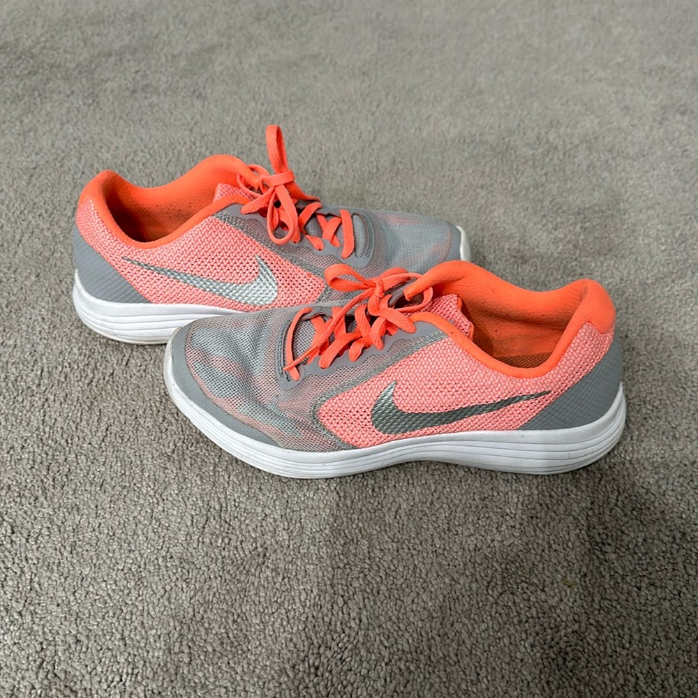 Nike Revolution 3 Girls Size 5.5Y Gray And Coral Running Training Shoes